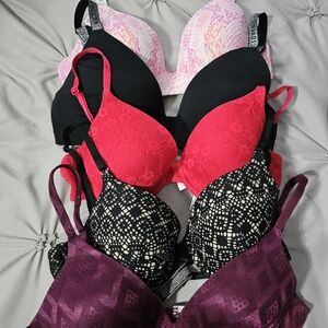 Women’s Lace Push-Up Bra - Red